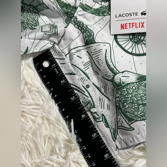 LAST STOCK‼️ MEN’S LACOSTE X NETFLIX PRINTED SWIM TRUNKS - Picture 8 of 8